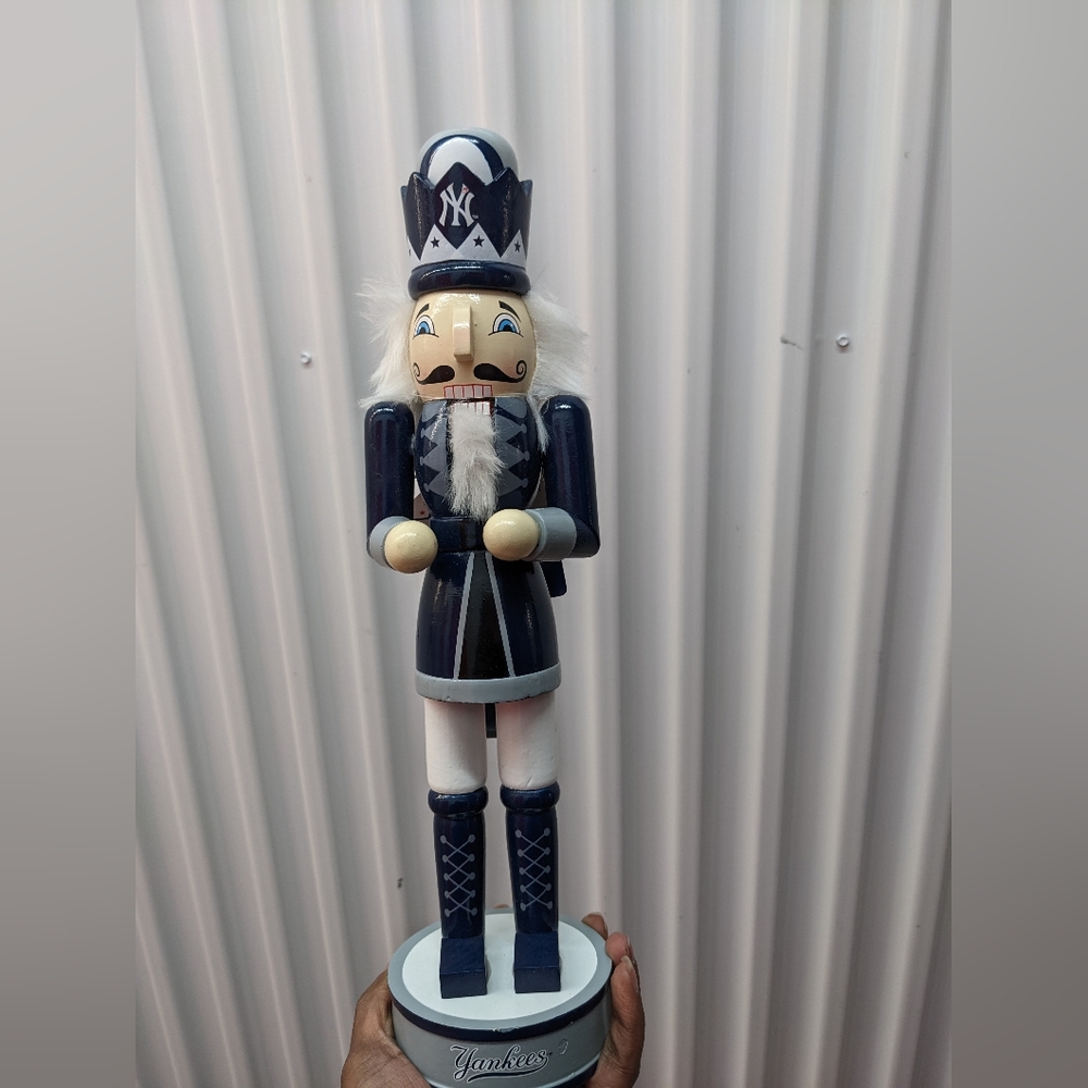 NY Yankees- nutcracker